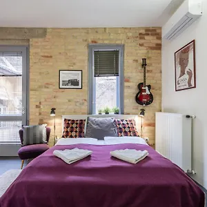 Paulay Deluxe Studio Budapest