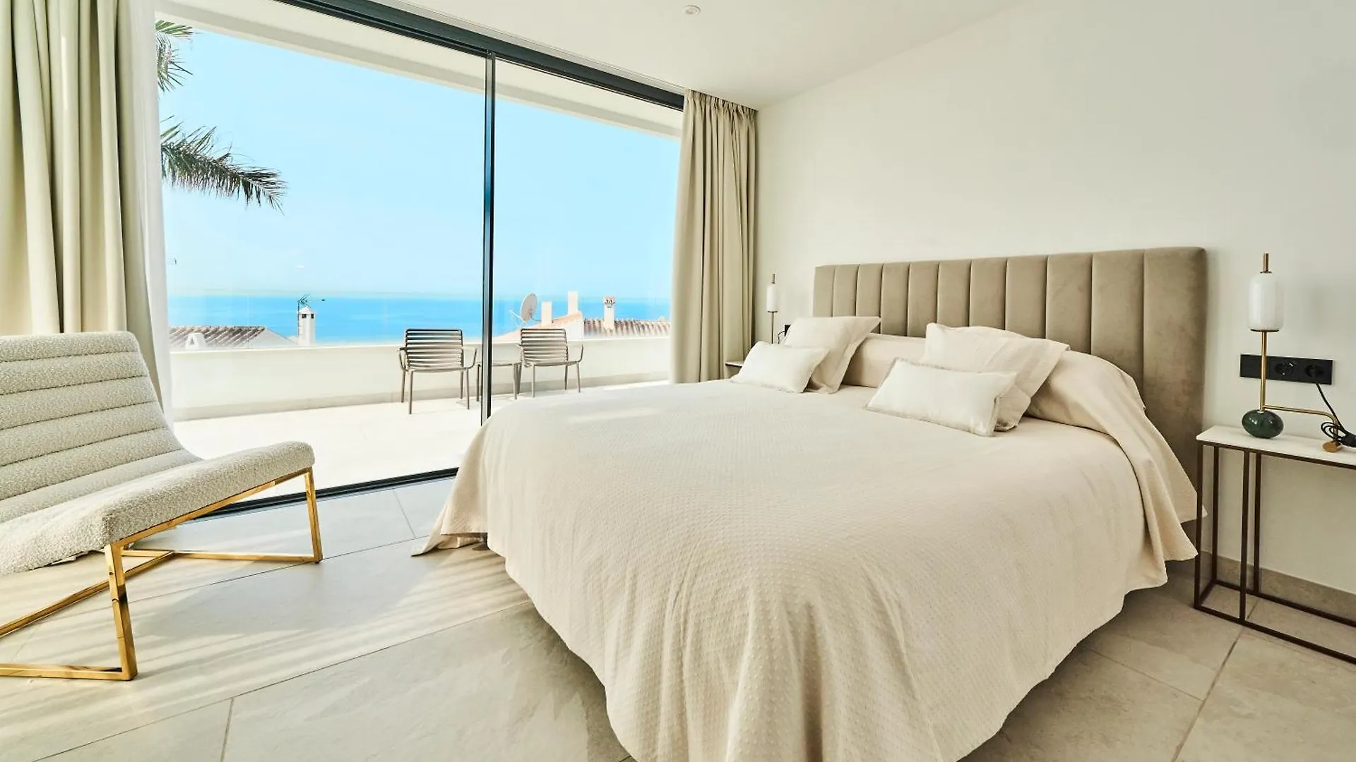 Sea Gardens Villa 内尔哈