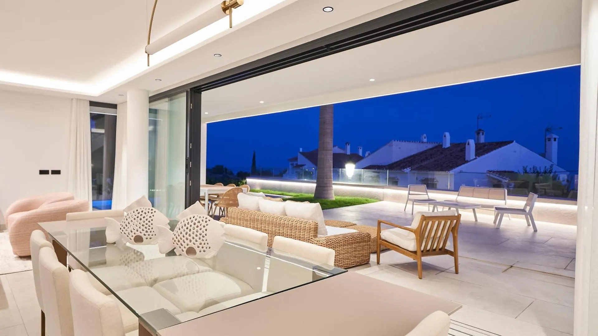 Sea Gardens Villa 内尔哈 西班牙